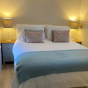  Holiday home Hillview