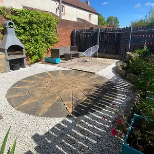 Cosy With Free Parking Close To Airport Appartement