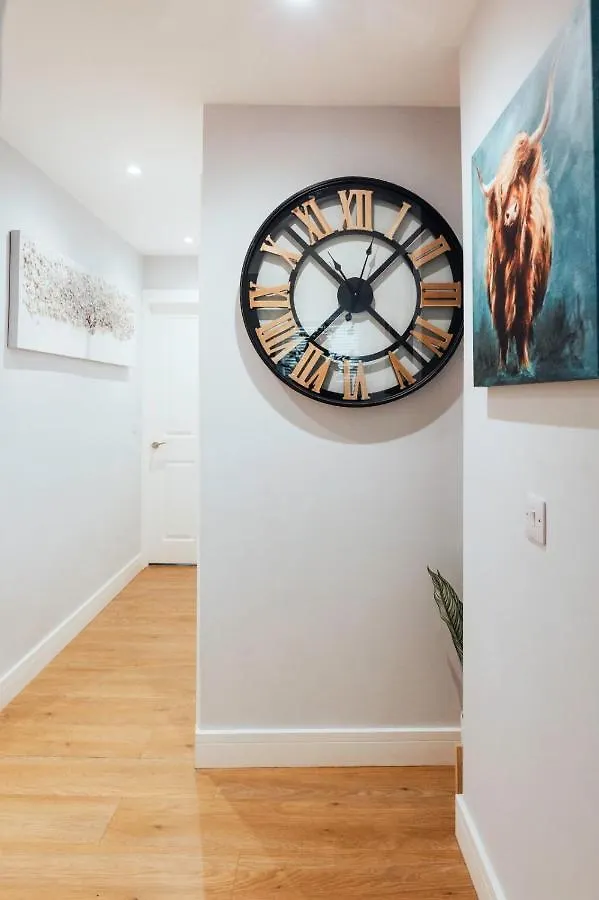 Luxury Modern 3 Bedroom Apartment In City Centre Edinburgh 0*,  United Kingdom