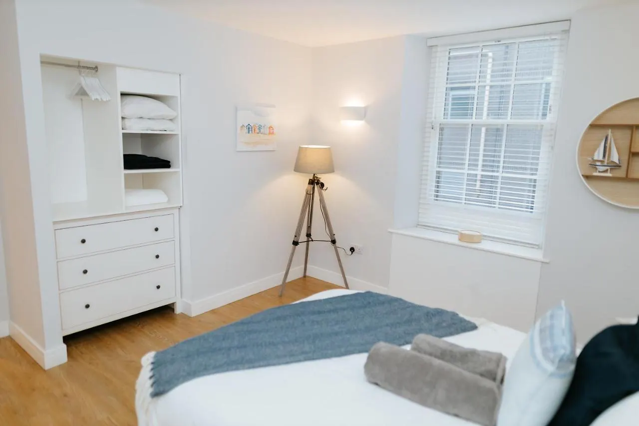 Luxury Modern 3 Bedroom Apartment In City Centre Edinburgh 0*,