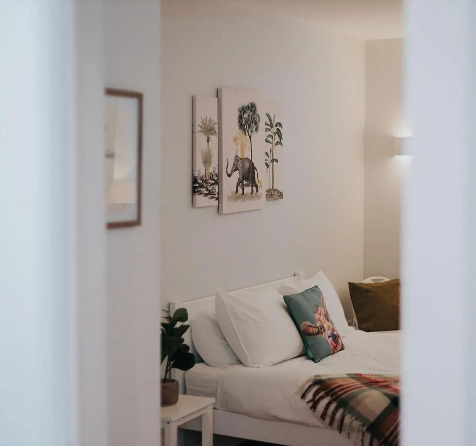 Luxury Modern 3 Bedroom Apartment In City Centre Edinburgh