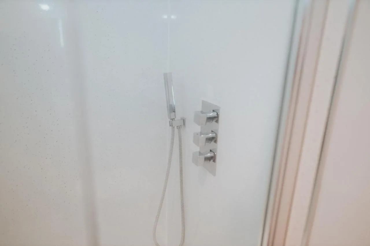 Luxury Modern 3 Bedroom Apartment In City Centre Edinburgh United Kingdom