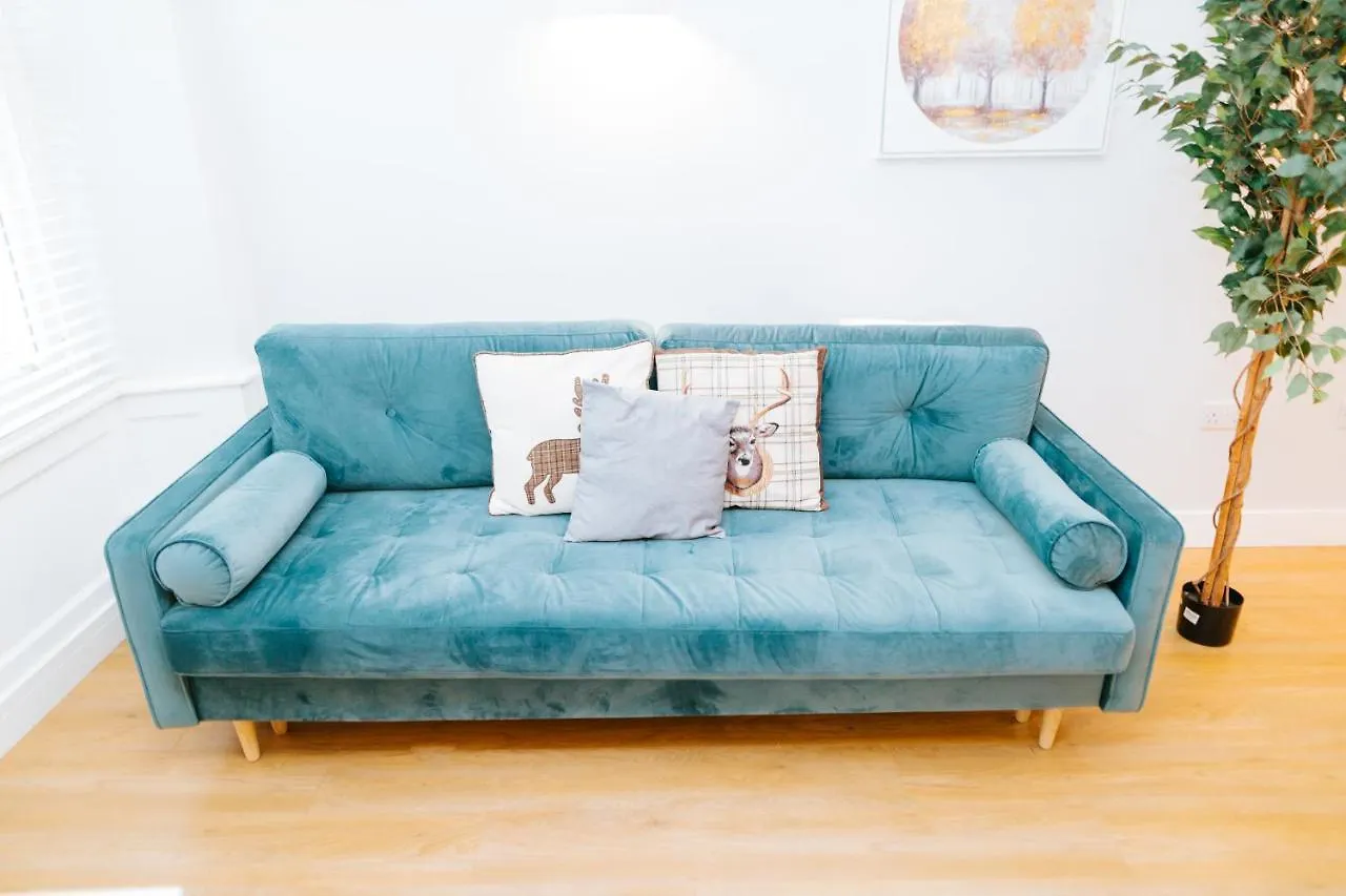 Luxury Modern 3 Bedroom Apartment In City Centre Edinburgh